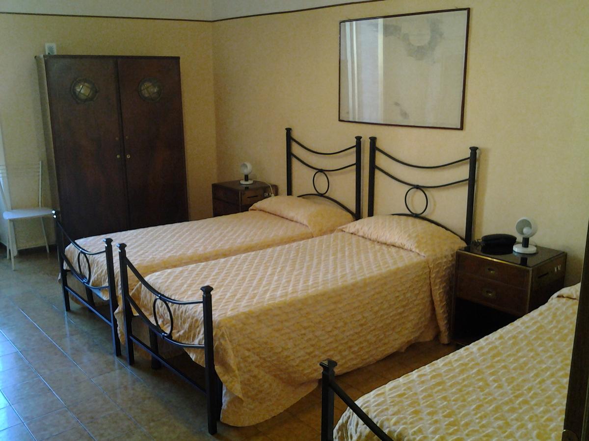 Hotel Touring โรม ภายนอก รูปภาพ